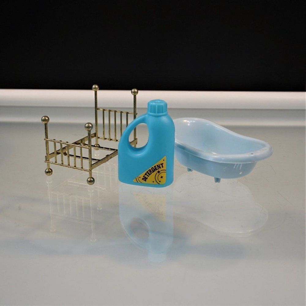 Vintage Child Play Toys Furniture Daybed Bath Tub Laundry Detergent Lot Of 3